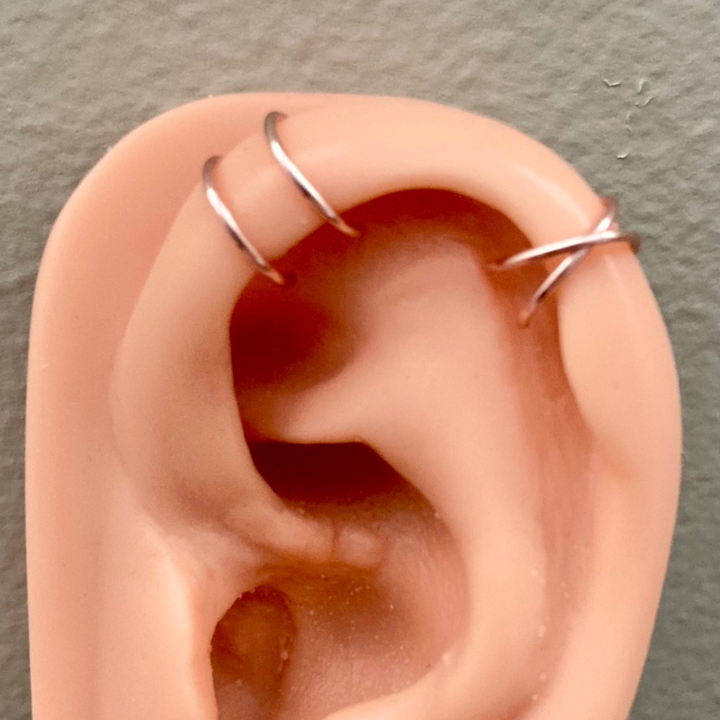 Criss Cross Ear Cuff Set Of Two 8$